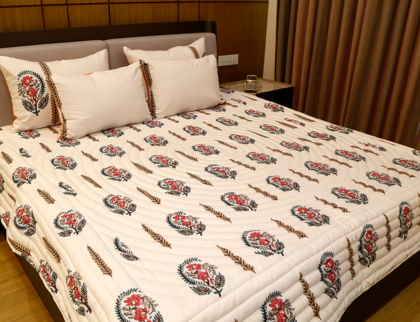 DREAMSCAPE (  king size reversable bedcover with, 4-pillow covers)