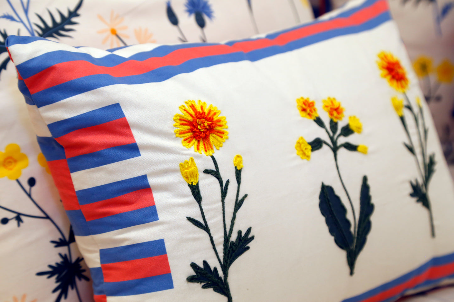 FLORAL WHISPER (  king size reversible bedcover with2-pillow covers,1 cushion cover)