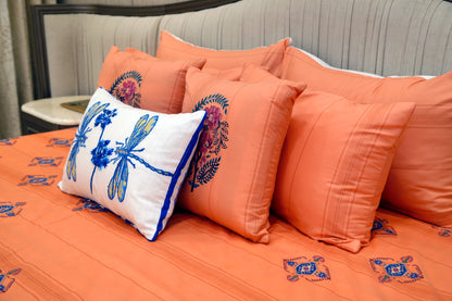 Essence of Amber Glow(KING SIZE PRINTED BEDSHEET WITH 2 PILLOW COVERS AND 1 CUSHION COVER)