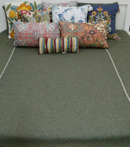 Colossal Embroidered Bedsheet Set