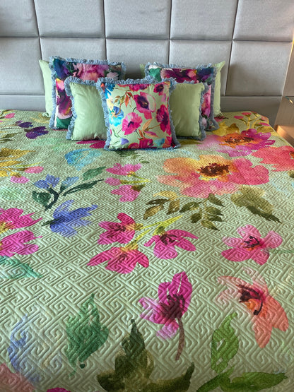 BOTONIC (Set of Bedcover with Two Pillow Cover)