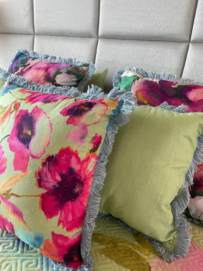 BOTONIC (Set of Bedcover with Two Pillow Cover)
